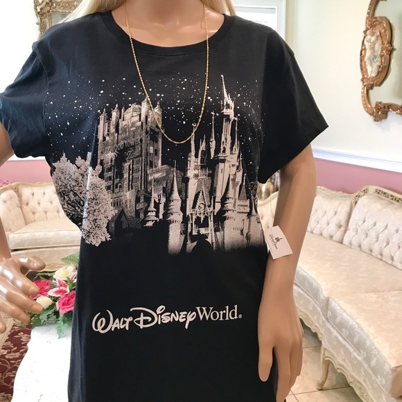 Disney World Park tee shirt. The Hollywood Tower Hotel. - Picture 3 of 6